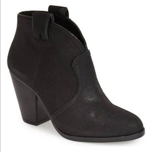 Vince Camuto “Hillsy” bootie